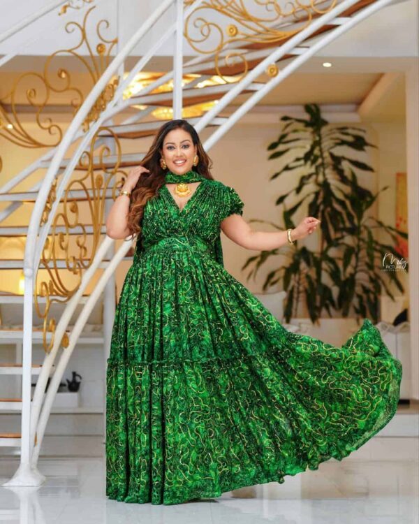 🌟 Swirls of Gold: Your New Go-To Glam Habesha Dress! 🌟